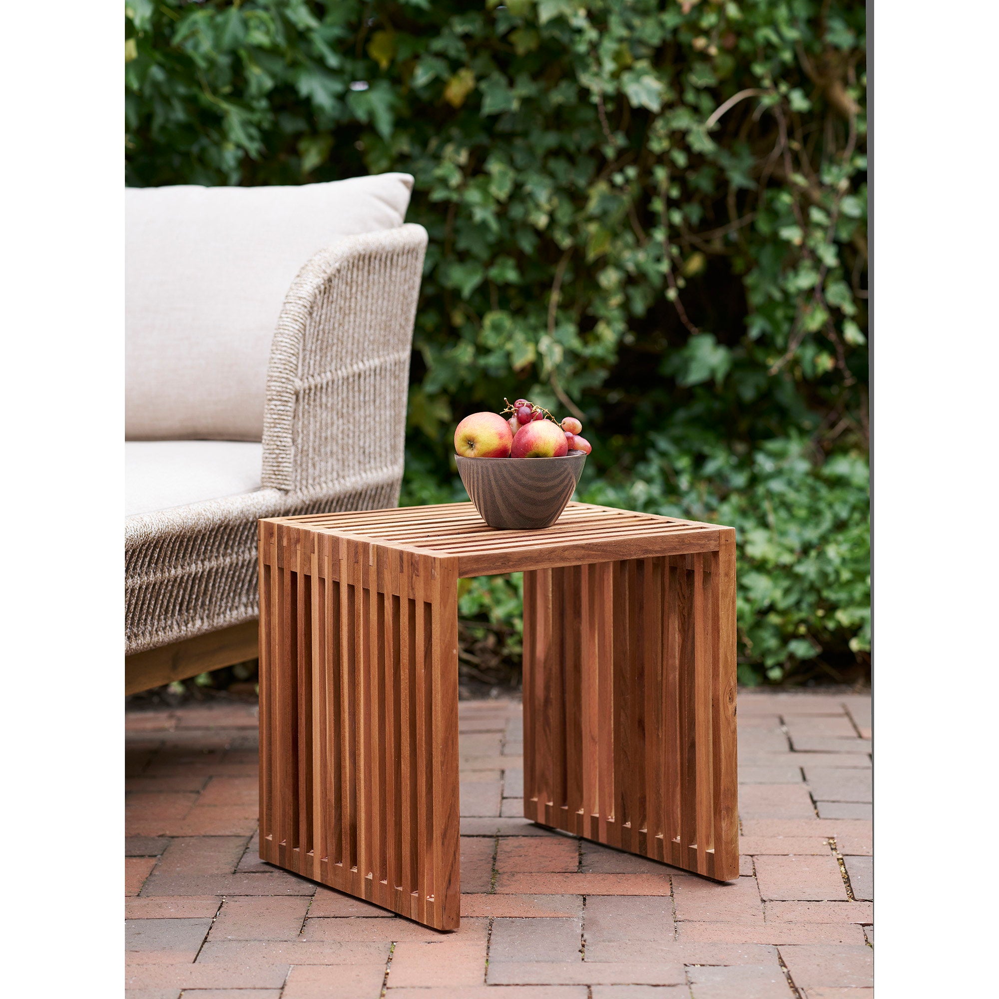 Pego Side Table - Side table, teak, natural 40x40x40 cm