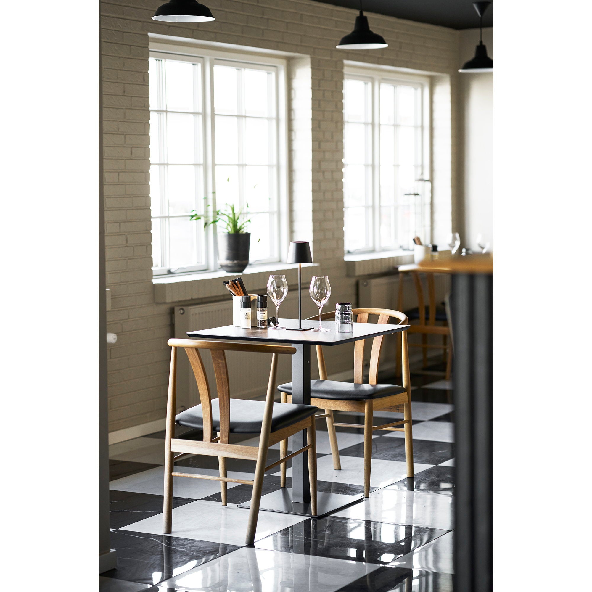 Fano Cafétafel - Melamine, donkere steenlook, zwart metalen onderstel 70x70x75 cm