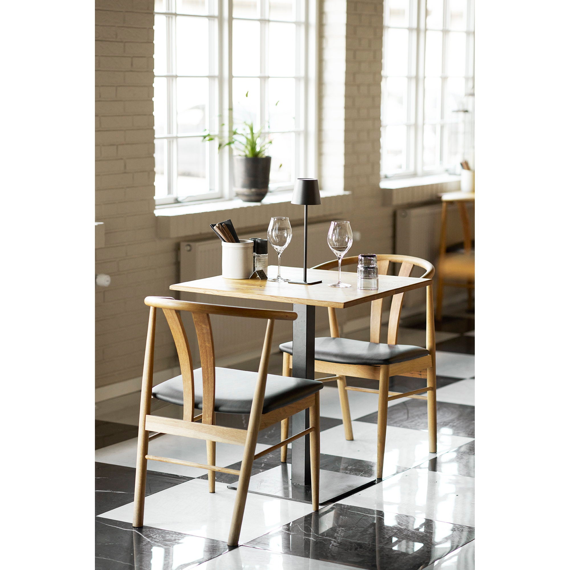 Lignano Cafétafel - Eiken, zwart metalen onderstel 70x70x75 cm