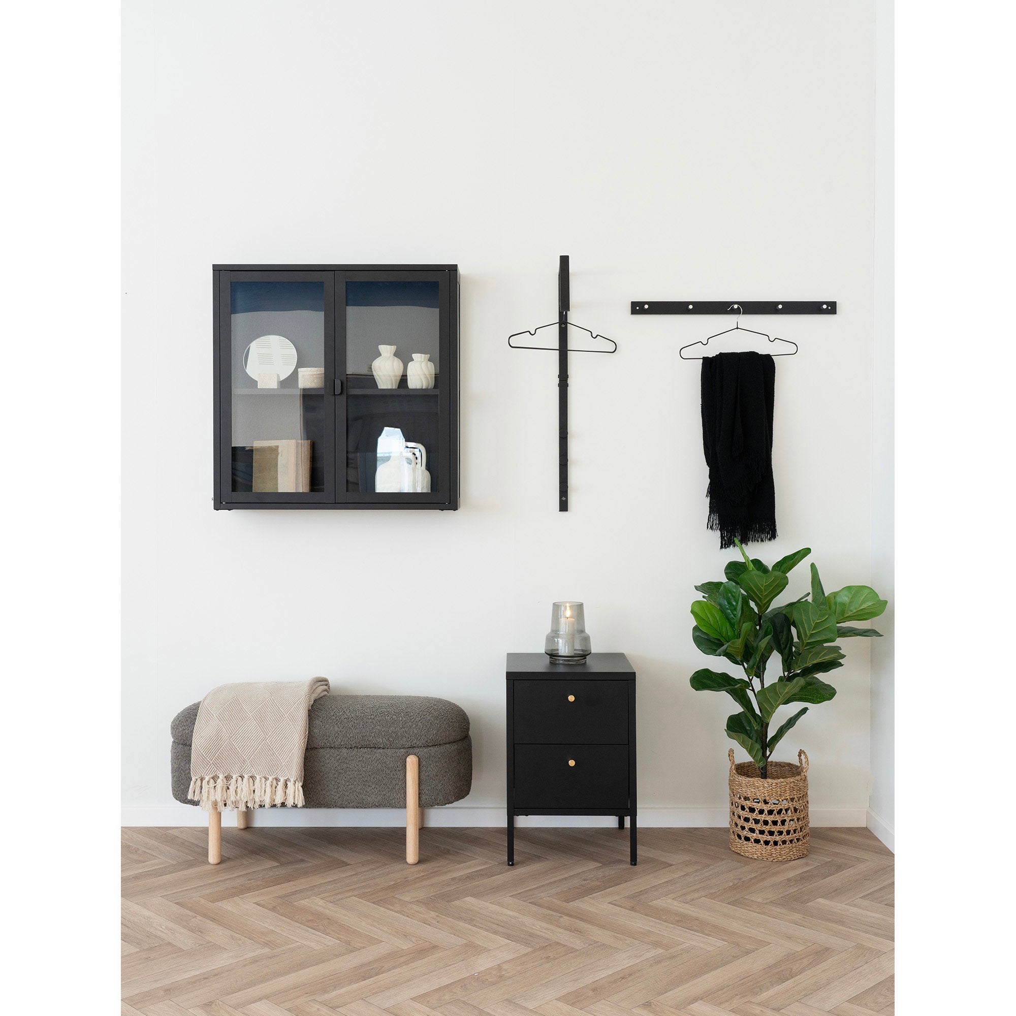 Brisbane Hangende Vitrinekast - Hangende vitrinekast met 2 glazen deuren, staal, zwart 80x18x80 cm