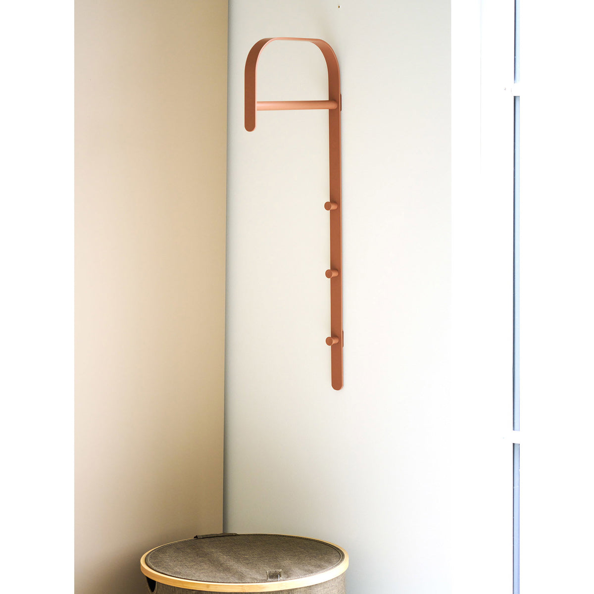 Cognac-colored clothes rack Gresto - 3x30x80 cm