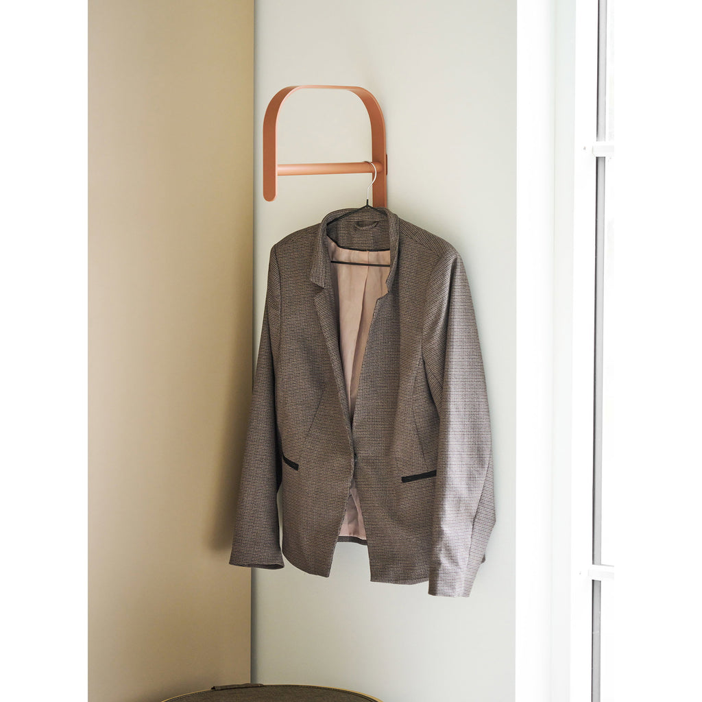Cognac-colored clothes rack Gresto - 3x30x80 cm