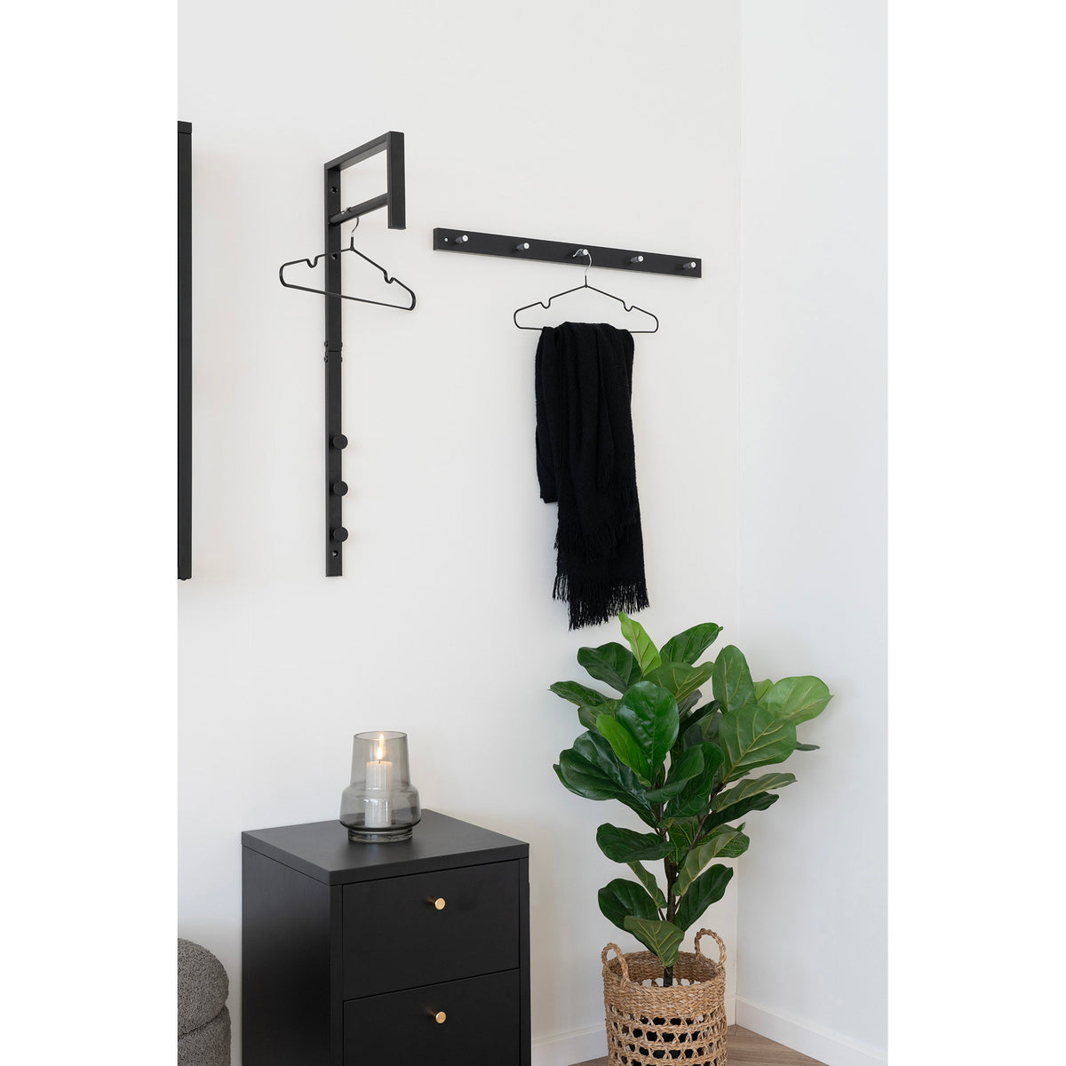 Black metal clothing rack Trento freestanding - 3x30x82 cm