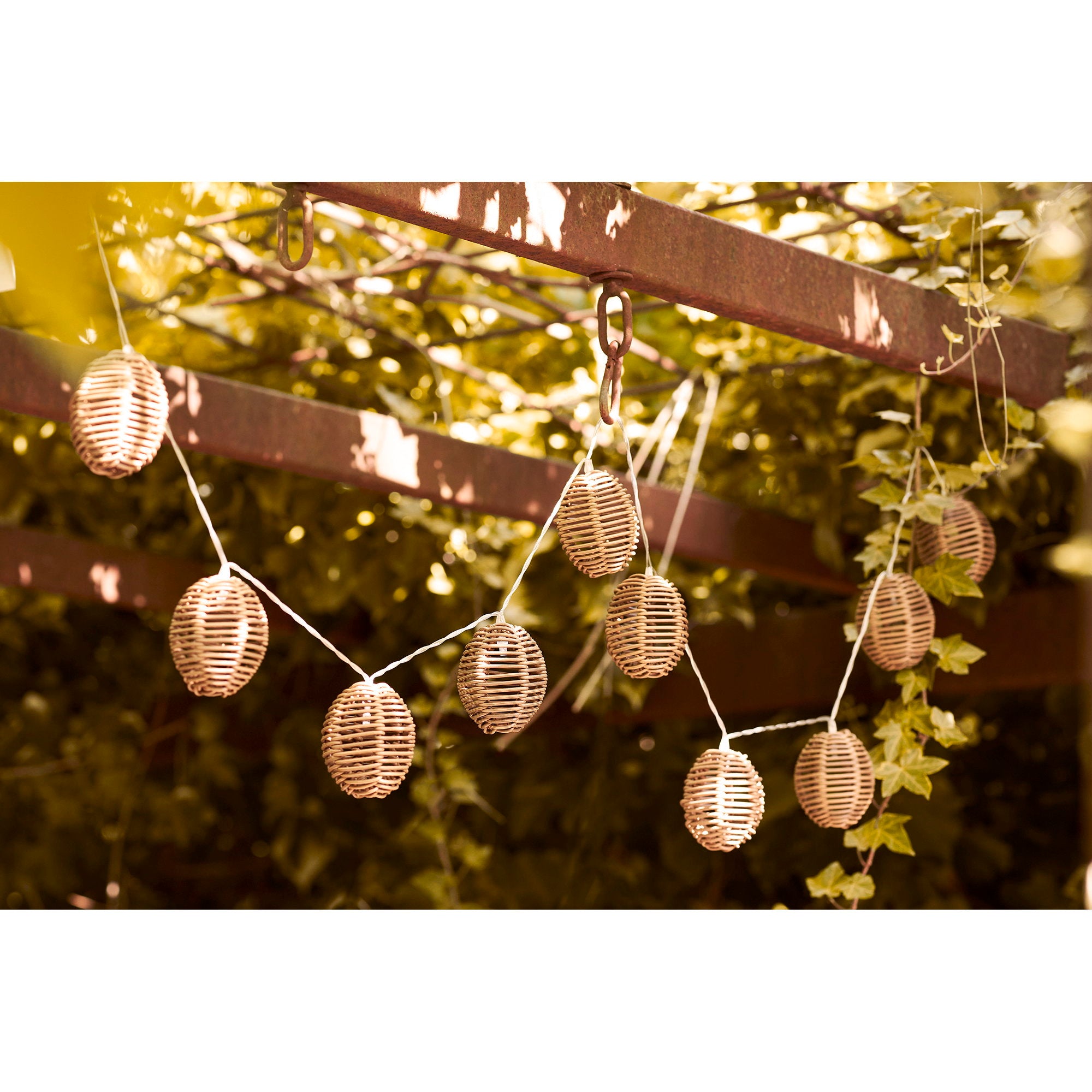Carlisle LED Lichtslinger - Polyrattan/metaal, naturel/zwart