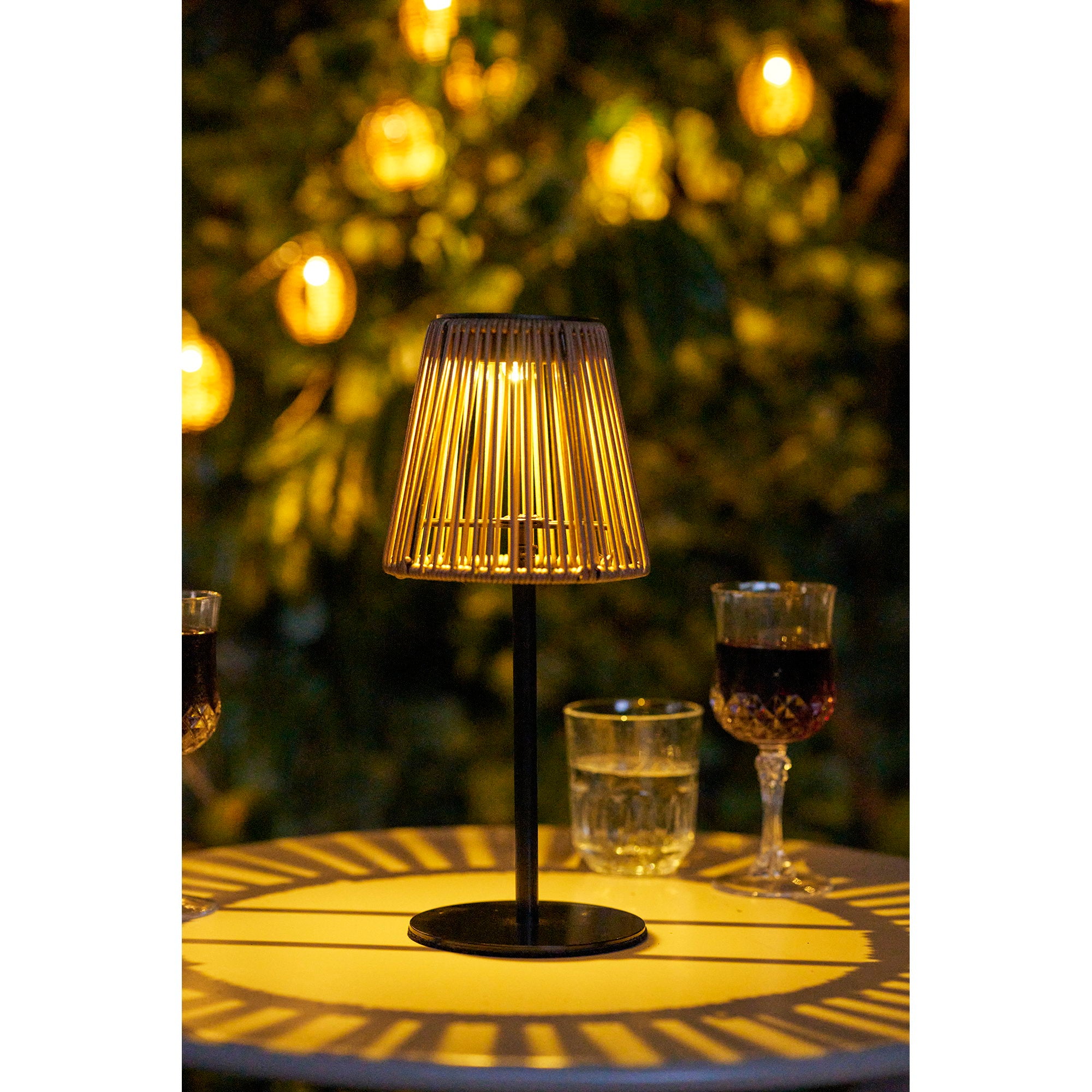 Salford LED Lamp - Oplaadbaar met geïntegreerd zonnepaneel, bruin/zwart