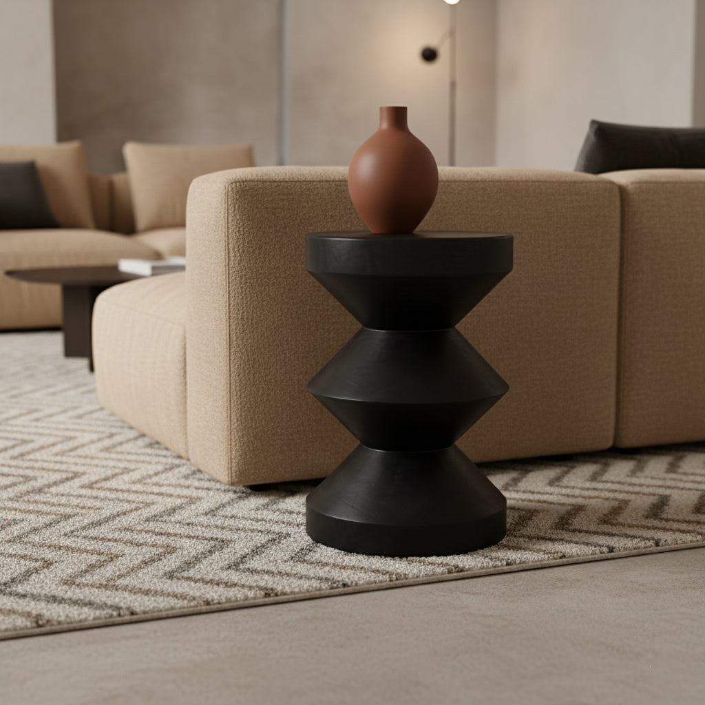 Forma Rizo black teak side table