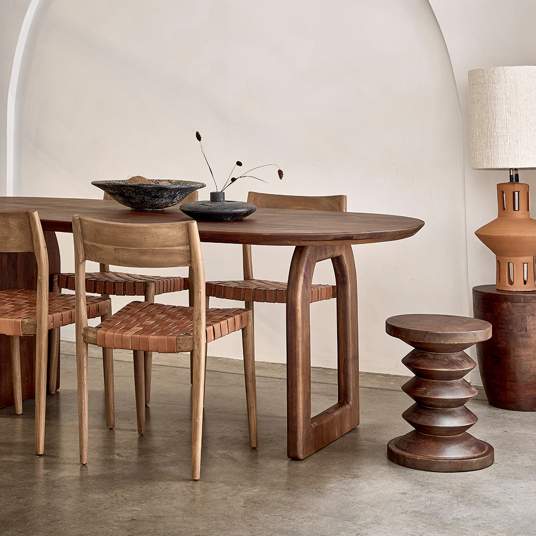 Bullnose dining table brown 240 cm - mixed base