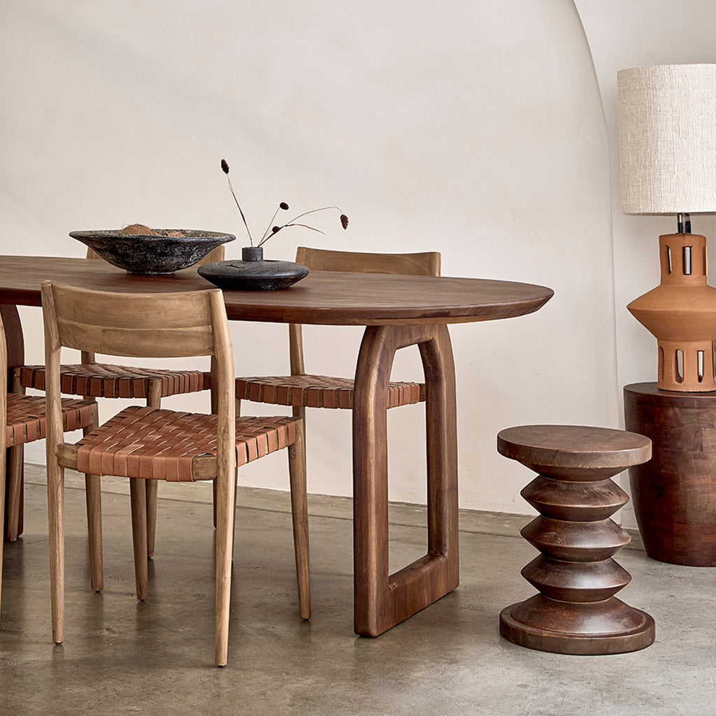 Bullnose dining table brown 240 cm - open base
