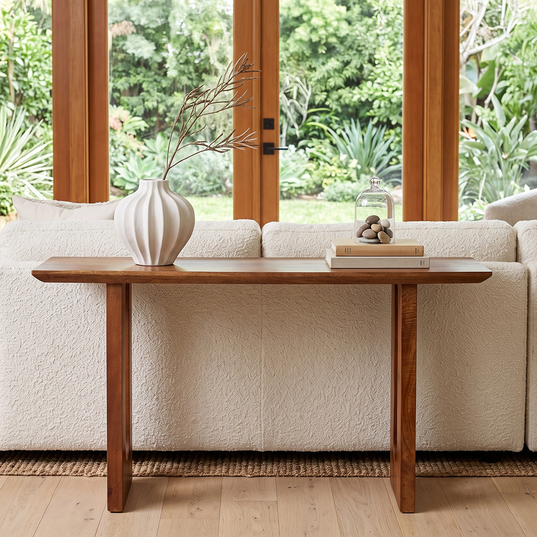 Bullnose Chamfered Wandtisch aus Mangoholz